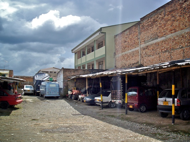Popoyan Bus Parking
